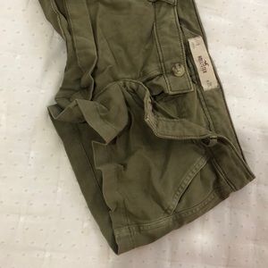 Hollister olive green shorts!